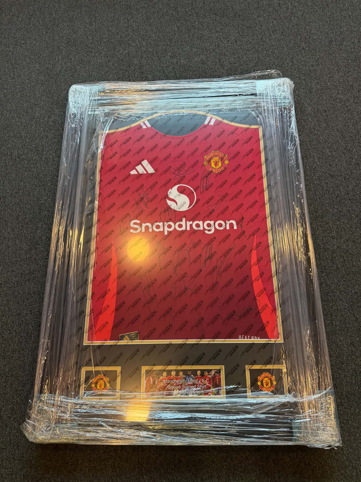 Manchester United – Signert drakt i ramme | Eksklusivt samleobjekt med COA 🔴